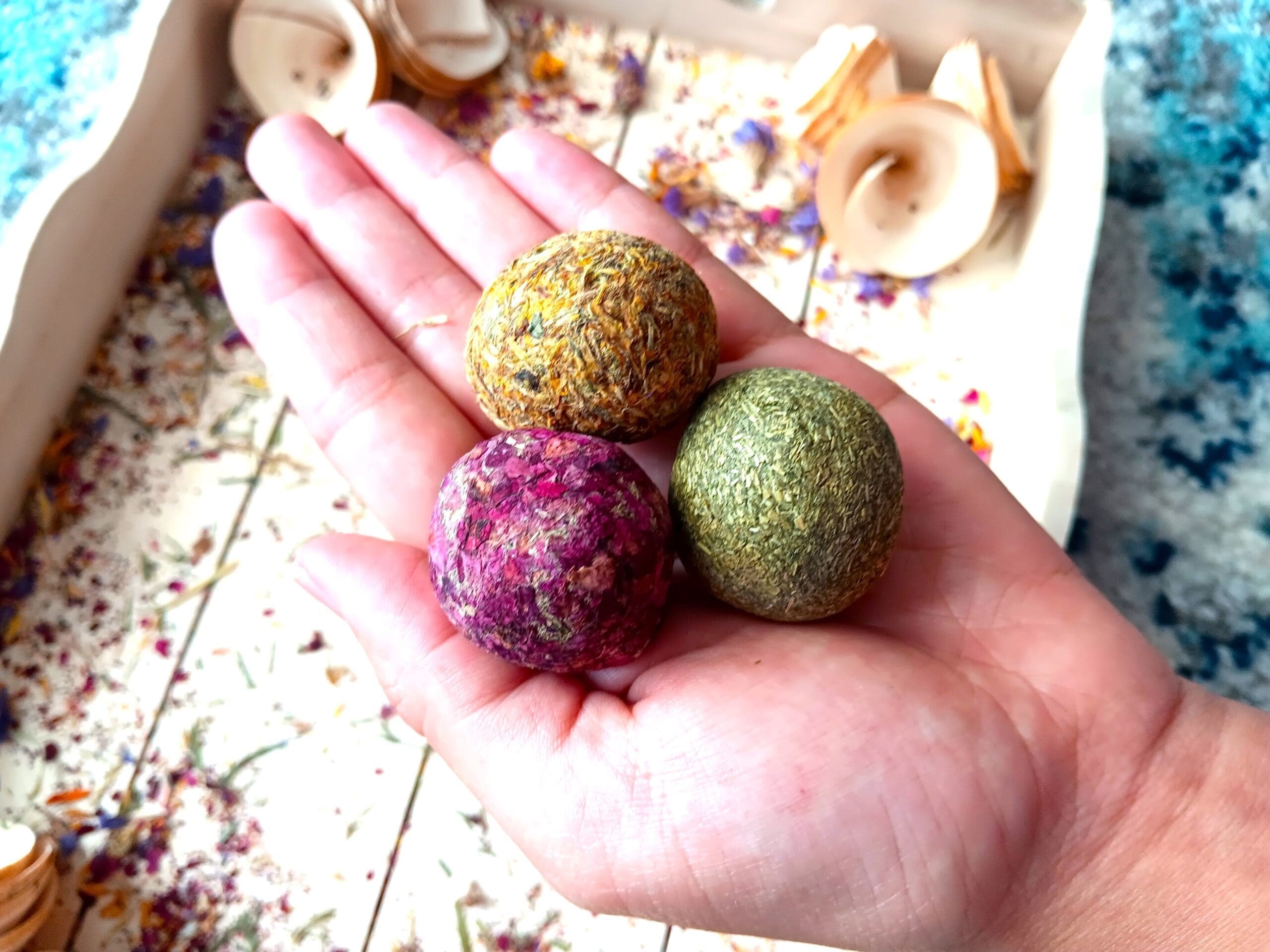 Floral Grass Balls Treat for Rabbits, Gerbil, Hamster, Guinea Pigs and Other Small Rodents