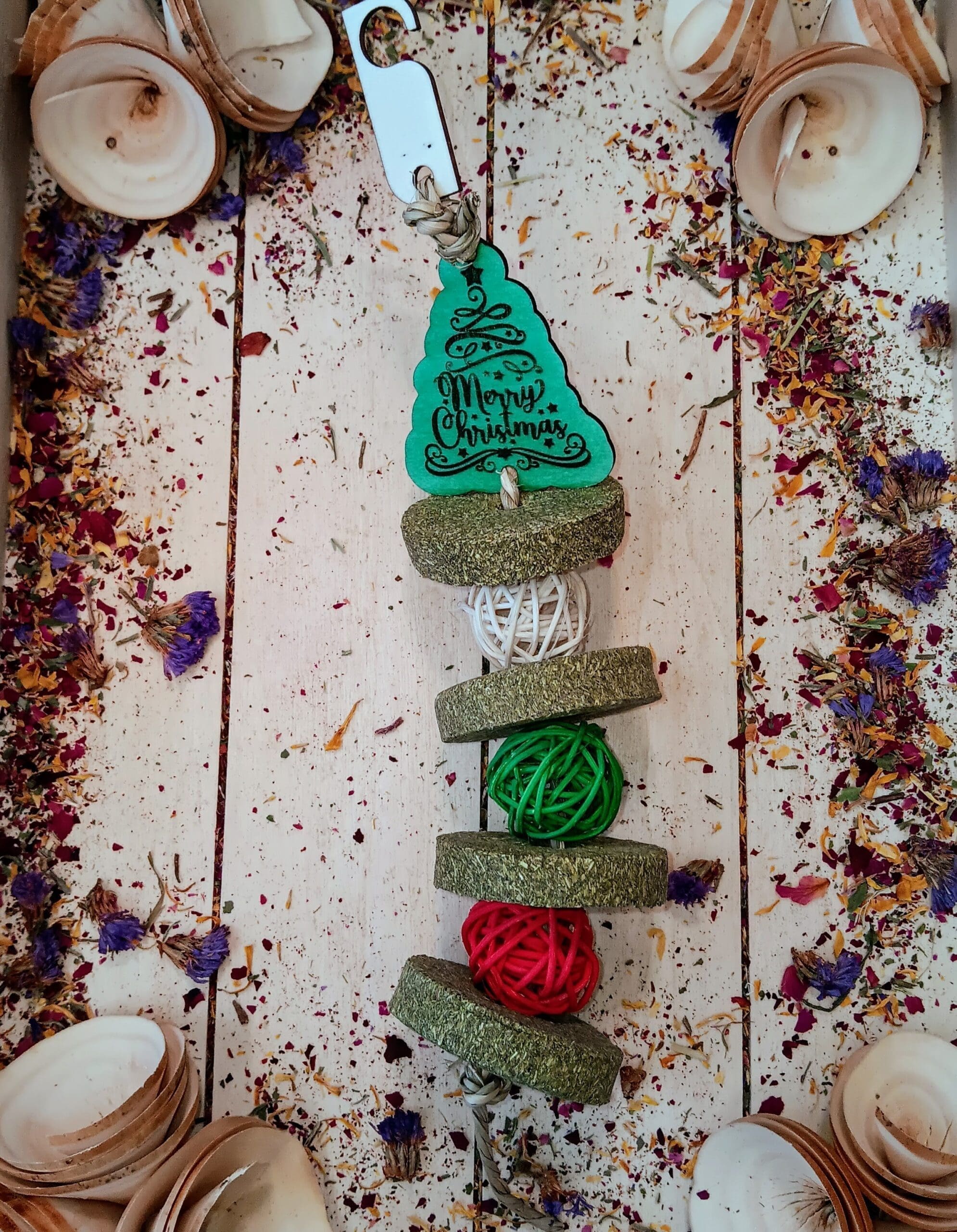 Hanging Christmas Timothy Hay and Rattan Rabbit Treats