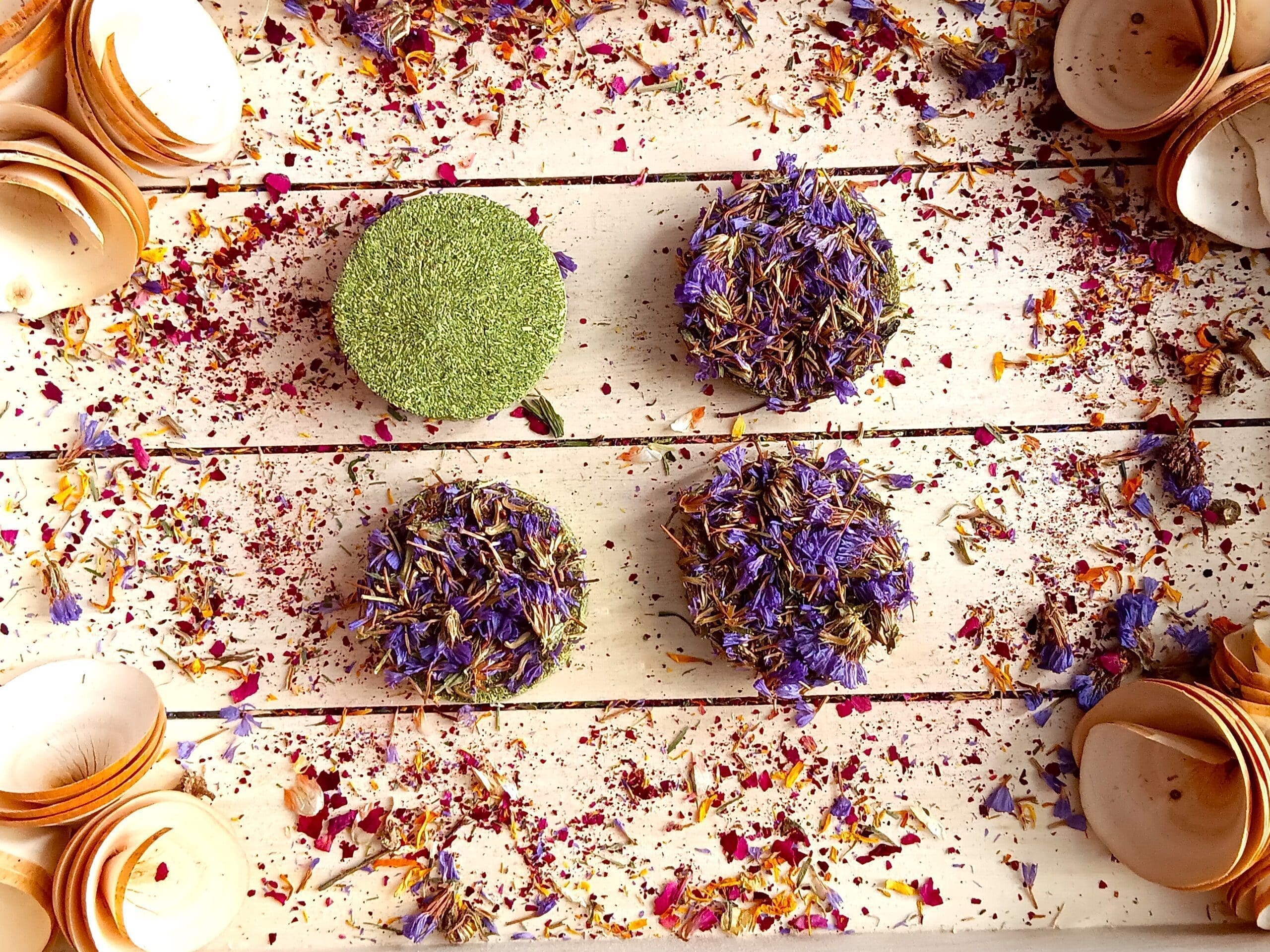 Round Floral Grass Cakes Treat for Rabbits, Gerbil, Hamster, Guinea Pig and Other Small Rodent
