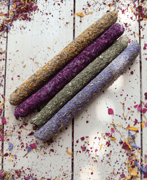 All Natural Aromatic Blend Hay Floral Fusion Hay Stick for Chinchilla, Rabbit, Hamster & Guinea Pigs.