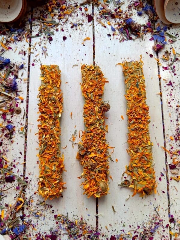 Calendula Floral Hay Bar Treat for Rabbit, Gerbil, Hamsters, Guinea Pig, Chinchillas & Other Small Rodent 2