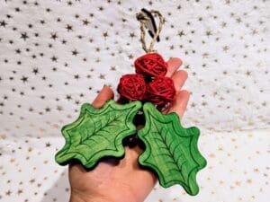 Christmas Leaf and Rattan Ball Rabbit Hanging Cage Treats, Chinchilla Treat, Hamster Treat, Guinea Pig Treat and Small Animal