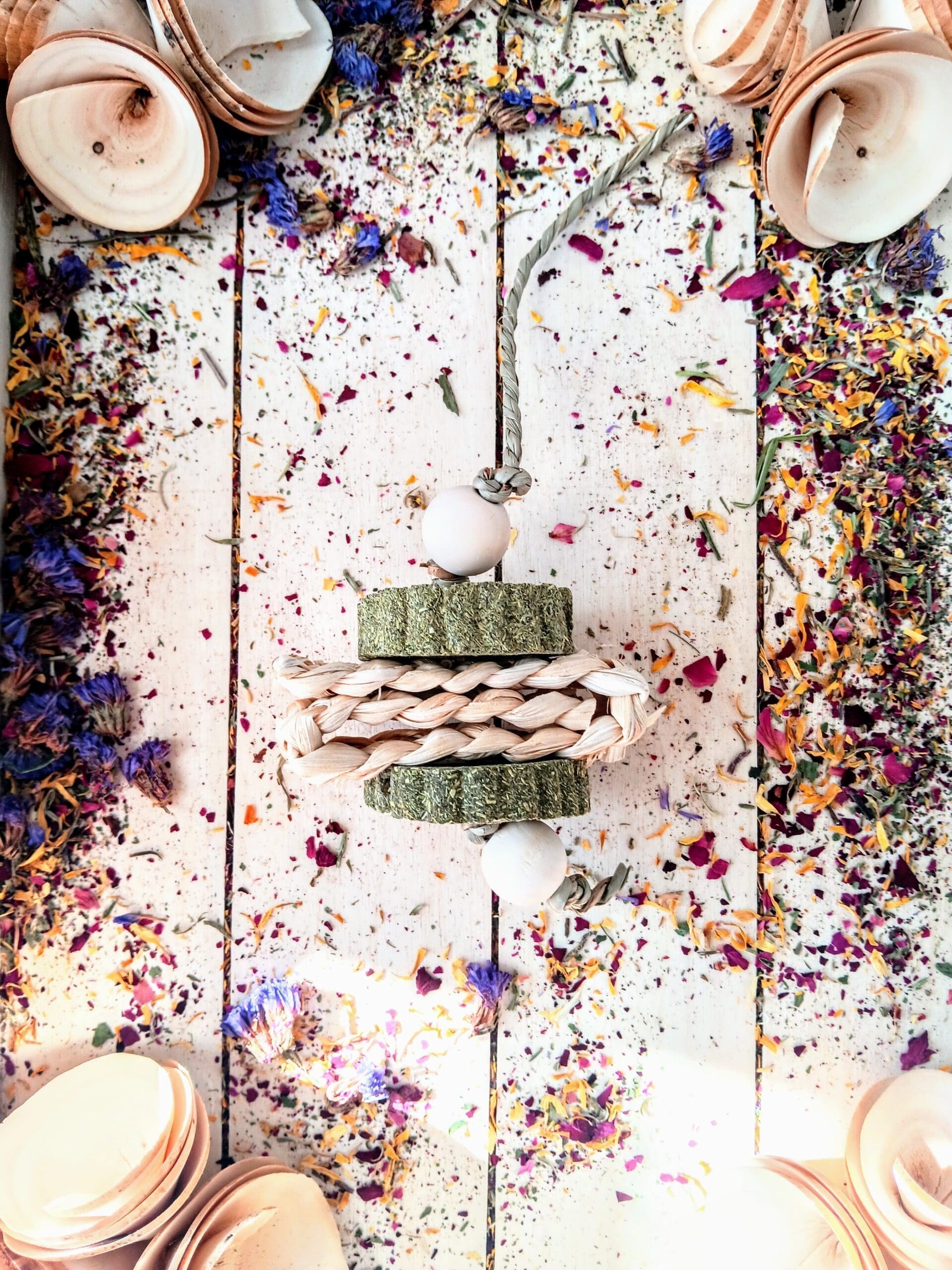 Timothy-Hay-Heart-Cake-with-Corn-Leaf-and-Beads-Tosser-Treat-for-Rabbit-Guinea-Pig-Hamster-and-Chinchilla