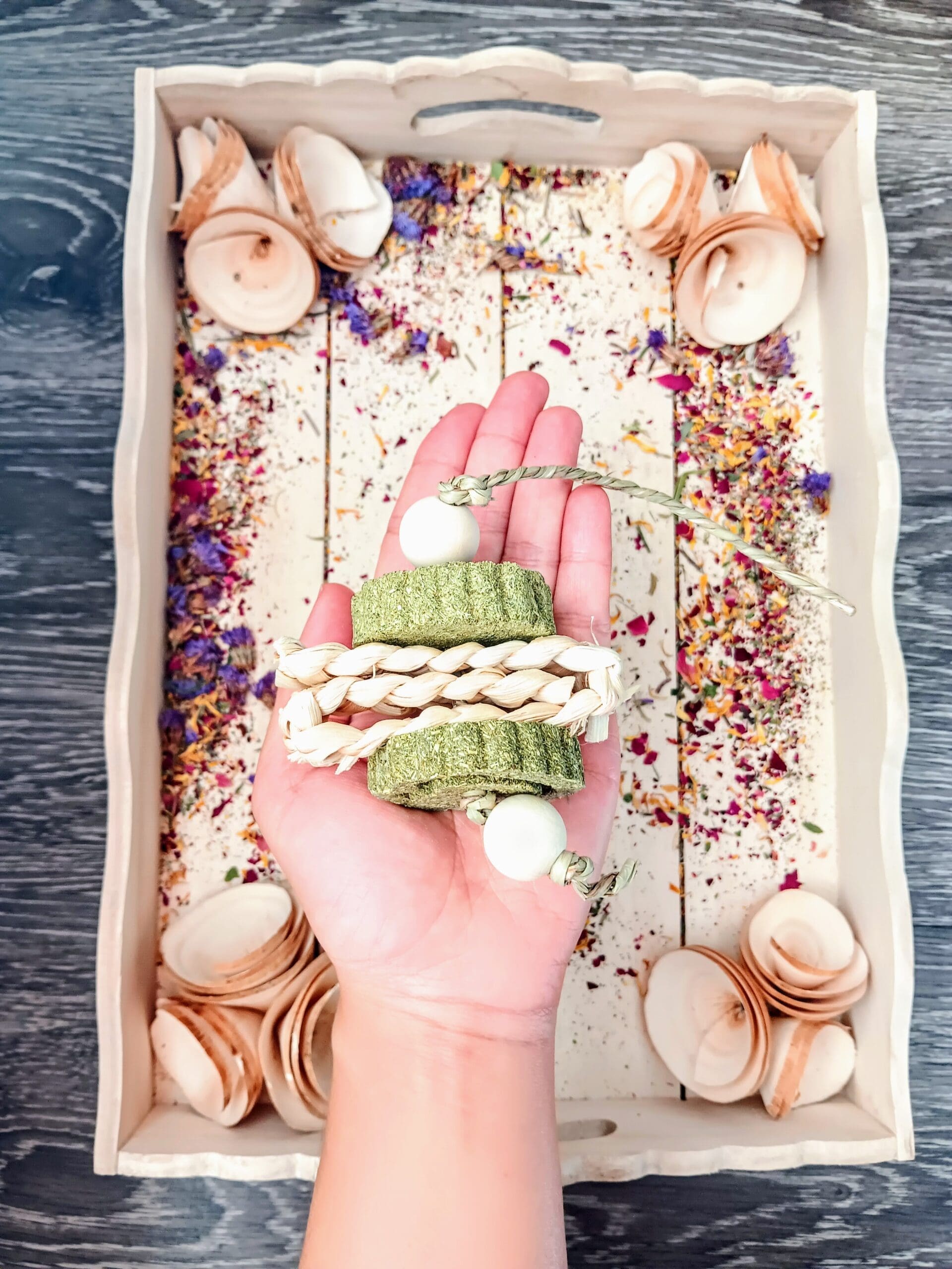 Timothy-Hay-Heart-Cake-with-Corn-Leaf-and-Beads-Tosser-Treat-for-Rabbit-Guinea-Pig-Hamster-and-Chinchilla