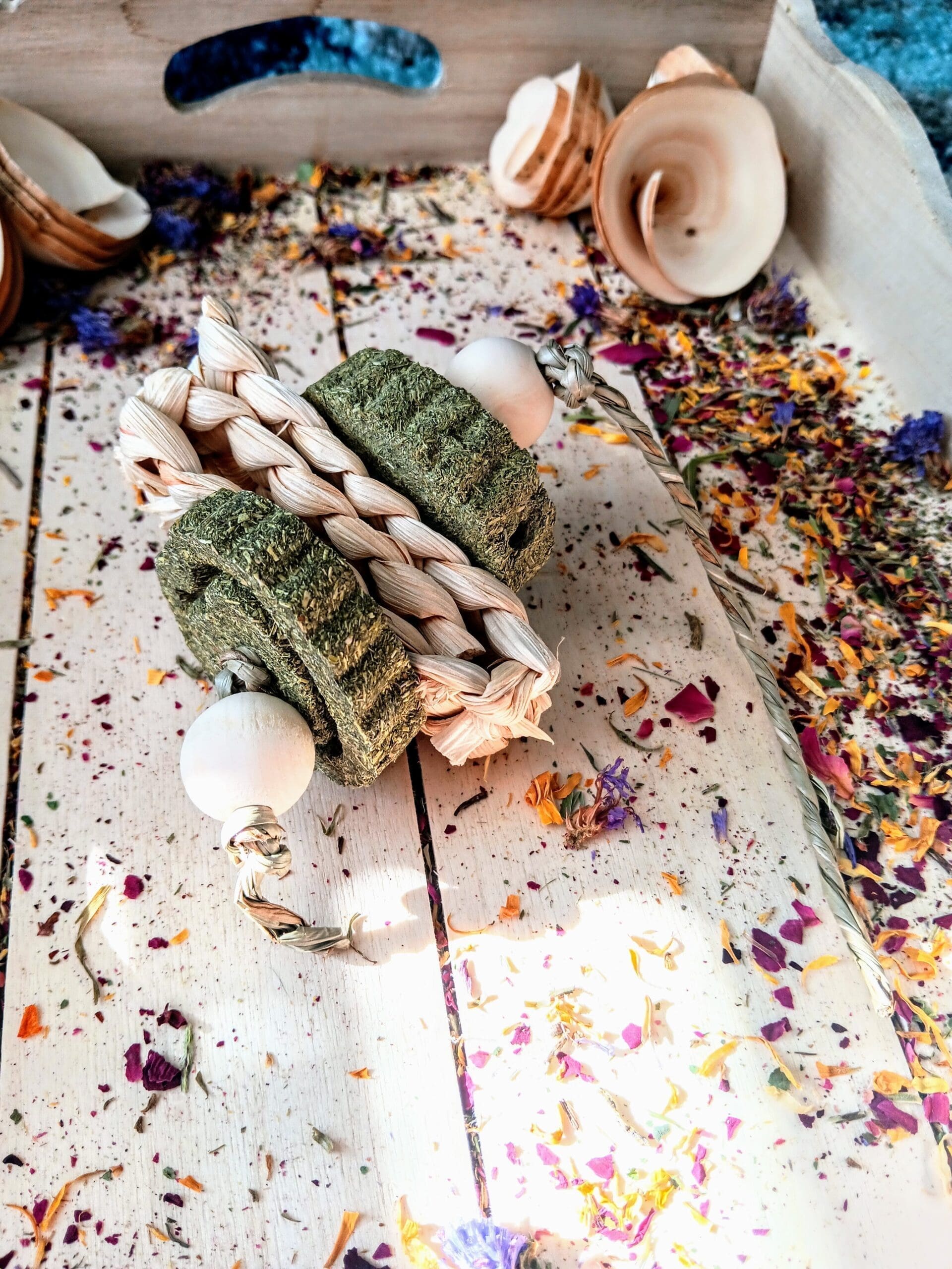 Timothy-Hay-Heart-Cake-with-Corn-Leaf-and-Beads-Tosser-Treat-for-Rabbit-Guinea-Pig-Hamster-and-Chinchilla