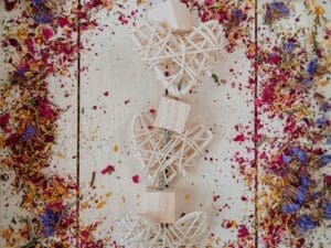 Hanging Cage Rattan Hearts and Wood Cubes Treat and Toy for Rabbit, Chinchilla, Hamster, Guinea Pig and Small Animals.